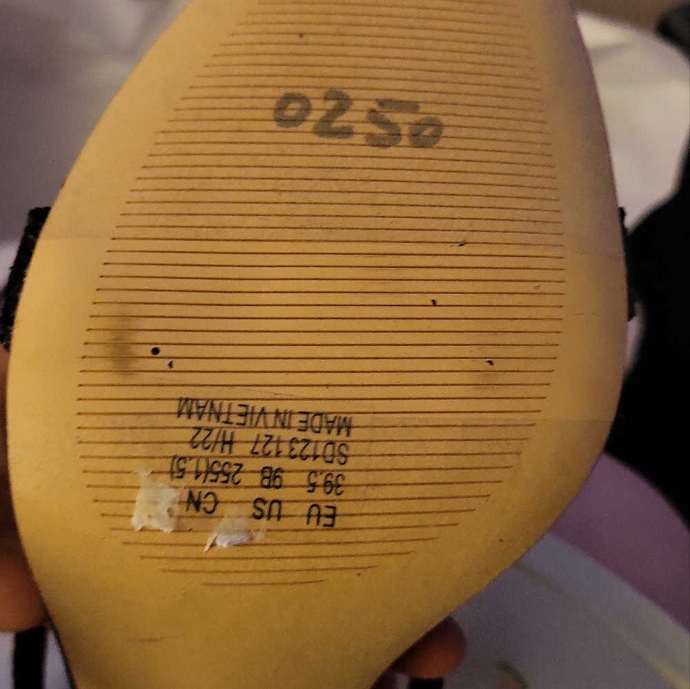 Stuart Weitzmann size 9 NWOT - Picture 5 of 10